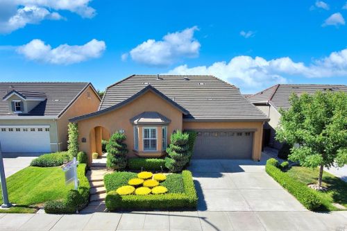 524 White Pine St, Vacaville, CA 95687-8004