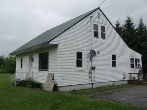 69 Columbia Ave, Fort Fairfield, ME 04742-1167