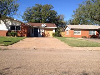 1442 Westview Dr, Abilene TX  79603-3342 exterior