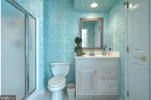 1020 Steeplechase Dr, Lancaster PA  17601-1779 exterior