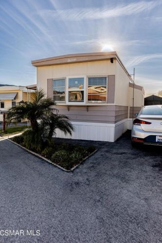 5932 Los Angeles Ave, Simi Valley CA  93063-4368 exterior