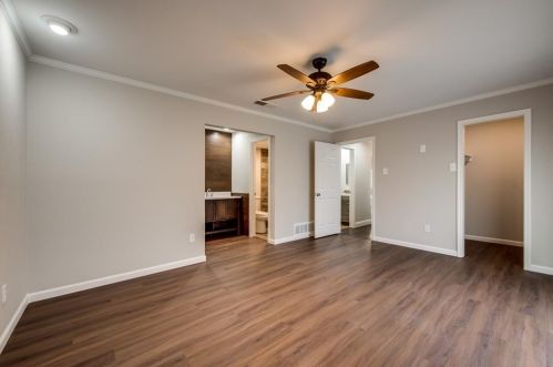 2211 Big Bnd Dr, Carrollton TX 75007-5801 exterior