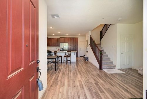 11008 International Dr, Rancho Cordova, CA 95670-6250
