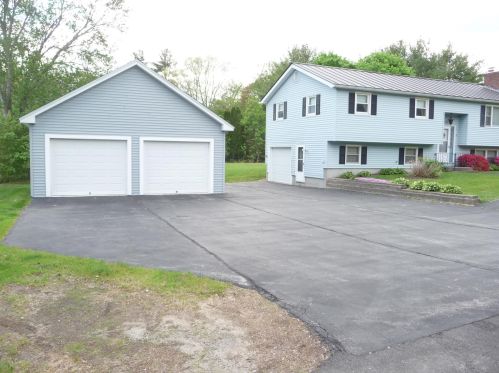 16 Crockett Dr, Goffstown, NH 03045-2502
