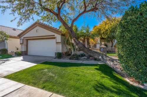 43991 Medinah Dr, Indio, CA 92201-8901