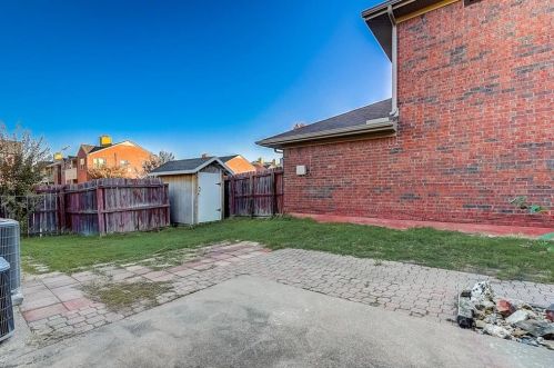 1613 San Francisco St, Carrollton TX 75007-5050 exterior