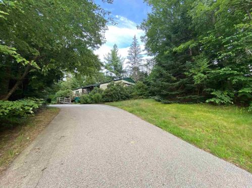 52 Danville Rd, Kingston, NH 03848-3408