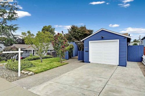 2672 Watson St, Hayward, CA 94546-6422