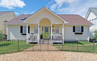 614 Waterview Dr, Hiawassee, GA 30546-2237