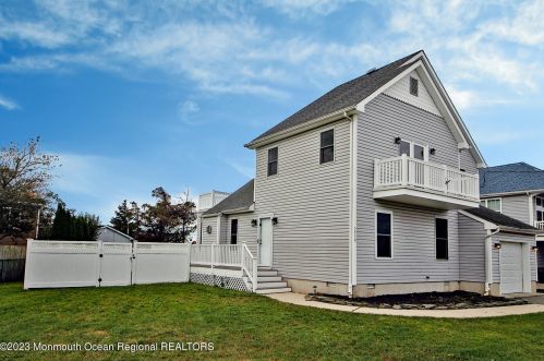1519 Daytona Rd, Lacey, NJ 08731-5014