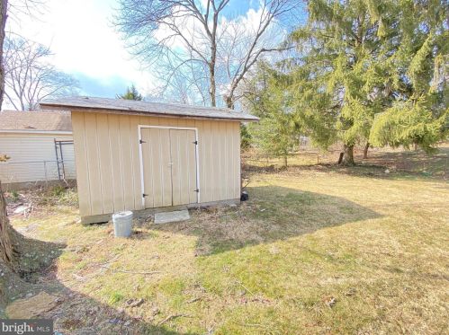 9504 Lawnsberry Ter, Silver Spring MD 20901-4714 exterior