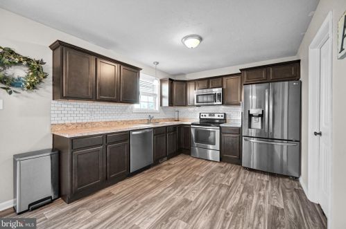 128 Skyview Cir, Hanover, PA 17331-7548