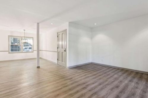 74 Montre Sq, Atlanta GA  30327-4044 exterior