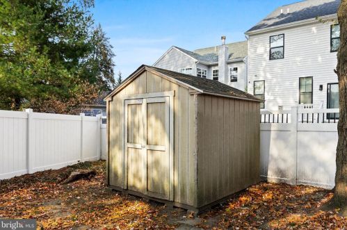 347 Ardmore Ave, Tavistock NJ  08033-1001 exterior