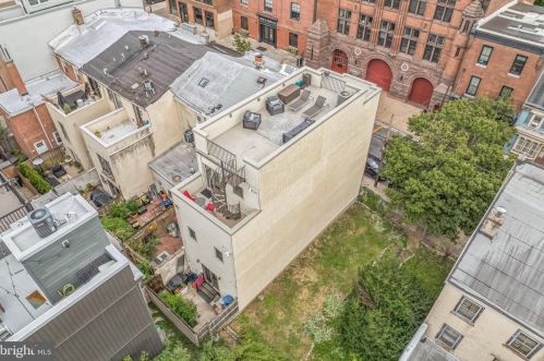 1226 4 St, Philadelphia PA 19147-0052 exterior