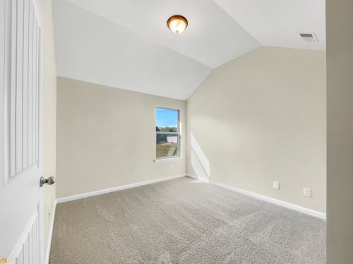 5905 El Segundo Way, Atlanta GA  30349-7521 exterior