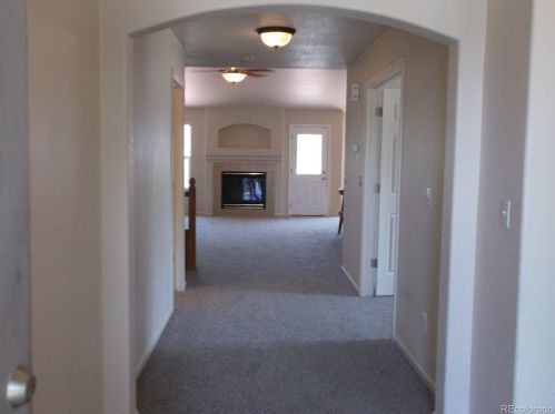 23734 Mississippi Cir, Aurora, CO 80018-6114