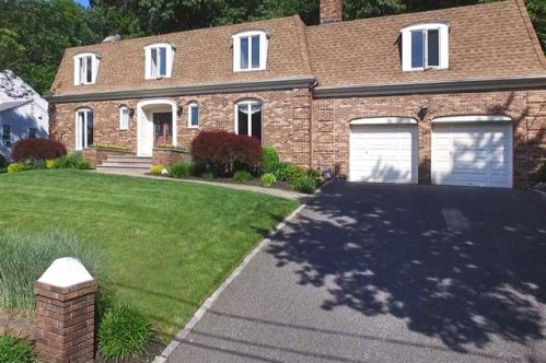 1131 Ridge Dr, Mountainside, NJ 07092-2013