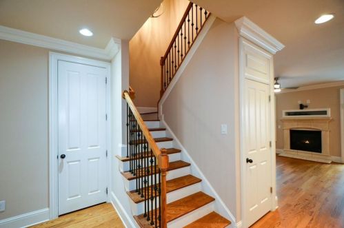 7880 Glisten Ave, Atlanta GA  30328-2465 exterior