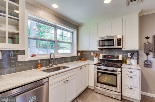 909 Roswell Dr, Silver Spring MD 20901-2128 exterior