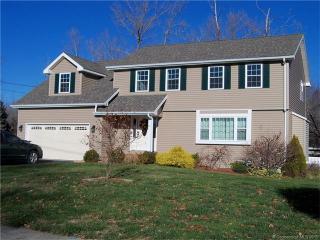 93 Glenwood Dr, Hartford, CT 06109-2702