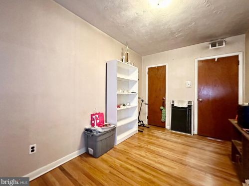 1113 Hunting Park Ave, Philadelphia PA 19140-2830 exterior