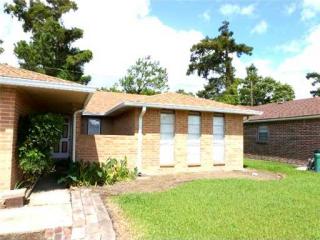 2432 Oakmere Dr, Harvey, LA 70058-2102