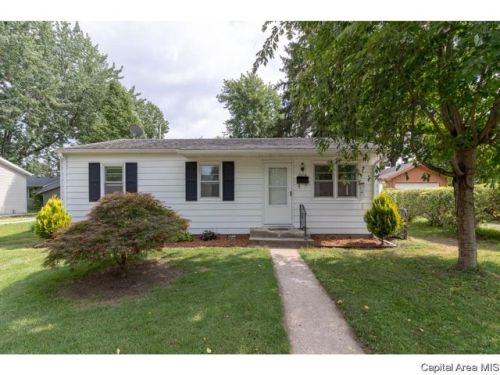 204 Locust St, Chatham IL  62629-1434 exterior