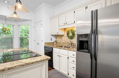 1239 Brookhaven Park Pl, Atlanta GA  30319-4570 exterior