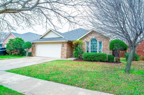 4427 Emerald Leaf Dr, Midlothian TX  76063-5545 exterior