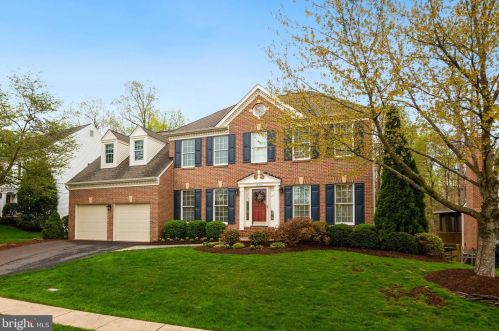 13755 Laurel Rock Dr, Clifton, VA 20124-2504