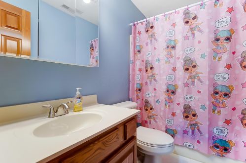 5253 Hearthstone Dr, Springfield OH  45502-8364 exterior