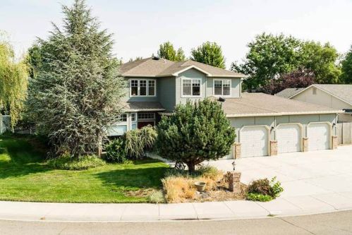1686 Summerfalls Dr, Meridian ID  83646-5580 exterior