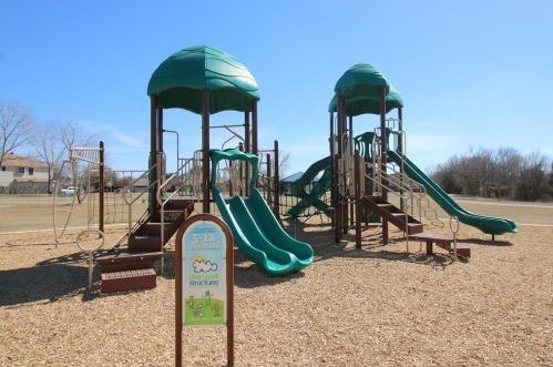 8609 Saranac Trl, Fort Worth TX  76118-7845 exterior