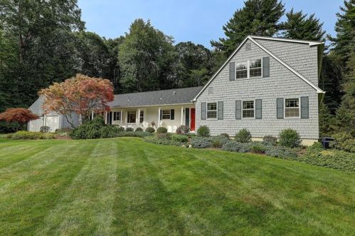 460 Stone Ridge Dr, Warwick, RI 02818-1696