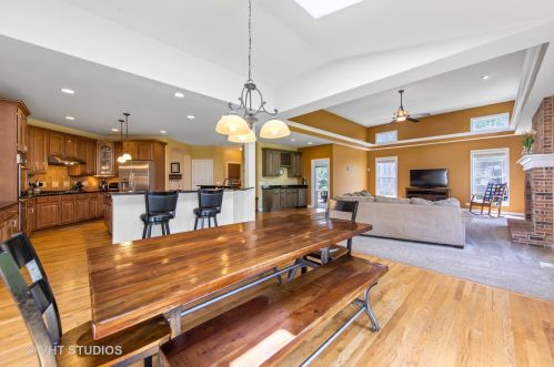 26108 Chatham Dr, Plainfield, IL 60585-2336