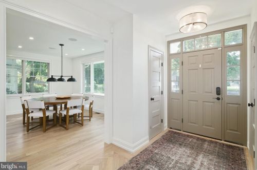 377 Kings Hwy, Tavistock NJ 08033-2004 exterior