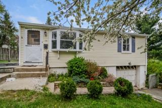 151 Hungerford Ave, Watertown, CT 06779-1708