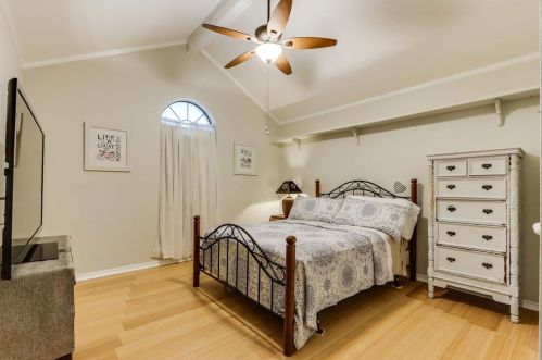 2517 Belmeade Dr, Carrollton TX 75006-2008 exterior