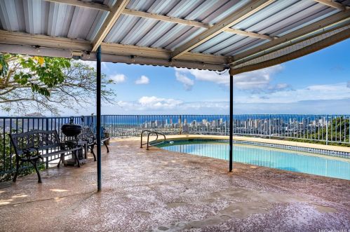 3627 Kawelolani Pl, Honolulu HI  96816-3304 exterior