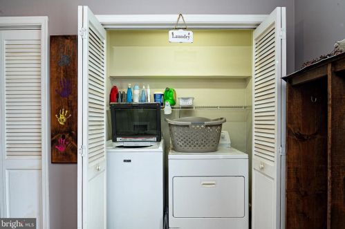 6132 Shady Side Rd, Shady Side MD exterior