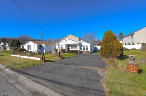 154 Jersey Ave, Cliffwood, NJ 07721-1051