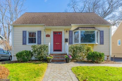 14 University Ave, Chatham Township, NJ 07928-2536