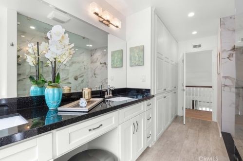 1851 Greenbriar Rd, Glendale CA  91207-1064 exterior