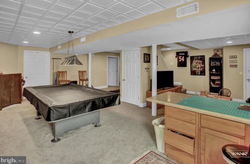 70 Pne Crk Dr, Carlisle PA  17013-9675 exterior