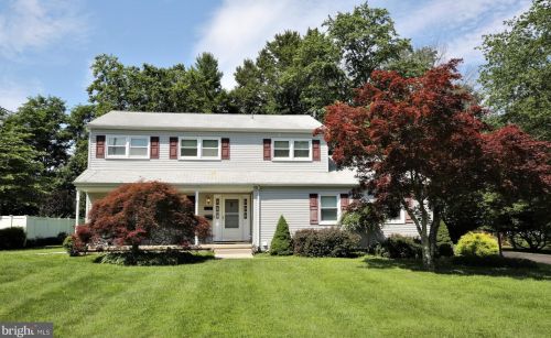 21 Diane Dr, Trenton, NJ 08628-2622