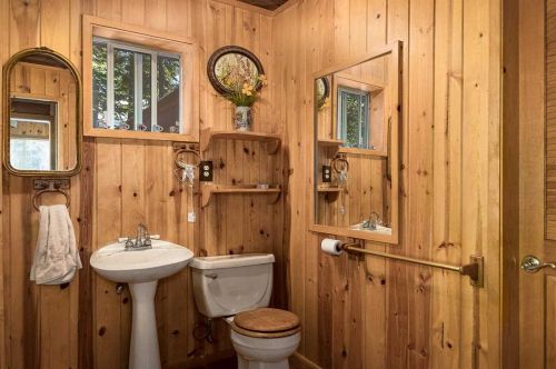 7840 Riv Rd, Truckee CA  exterior