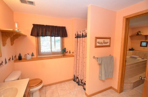 1663 Helena Rd, Saint Paul MN  55128-5524 exterior