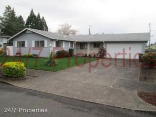 2321 102nd Ave, Portland OR  97216-3014 exterior
