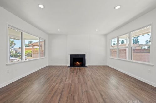 11609 Atkinson Ave, Hawthorne CA  90250-1827 exterior